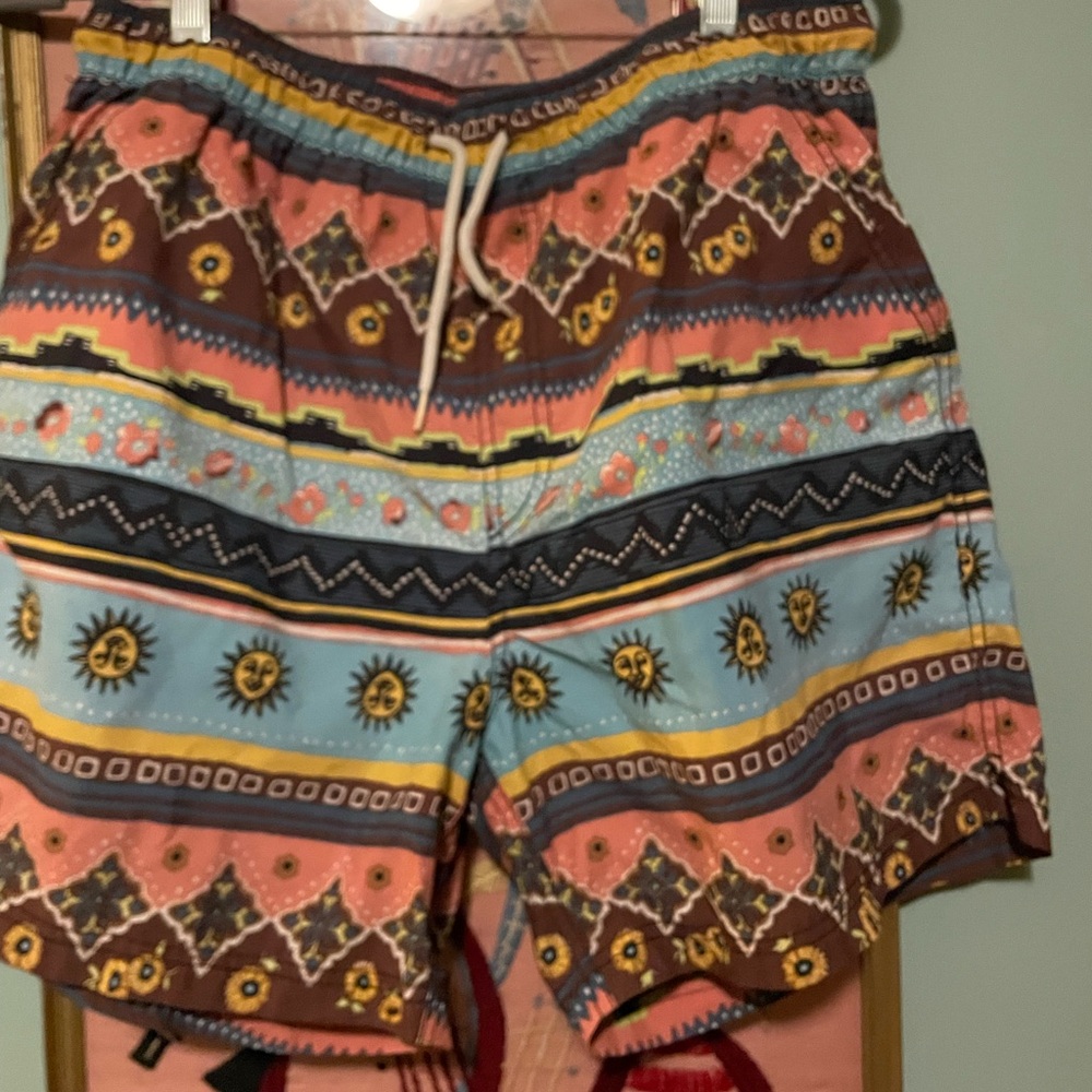 Urban Outfitters Multicolor Patterned Women's Cargo Shorts